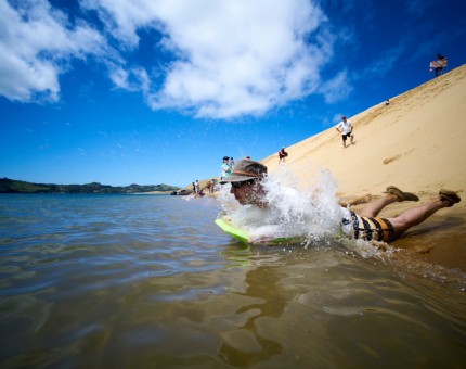 Fun on the Hokianga Sand Dunes<br />
